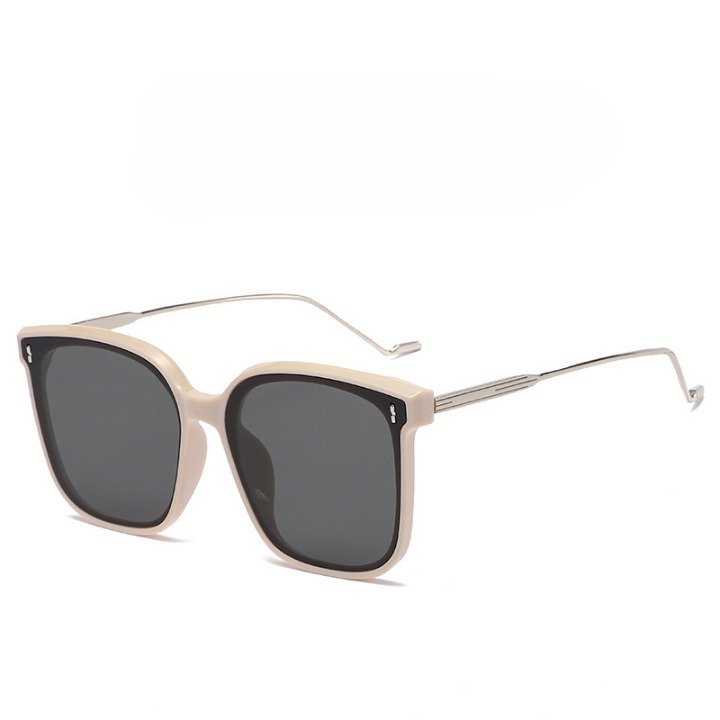 Sleek Retro Sunglasses - Reality Refined